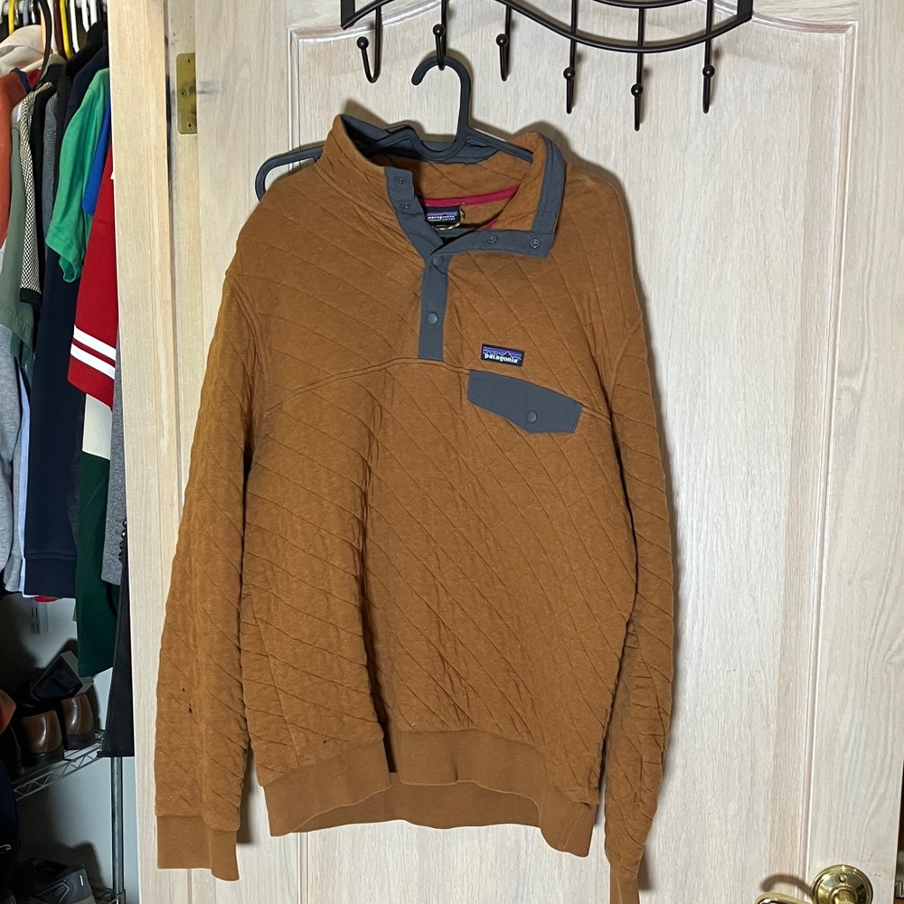 Patagonia Men's Tan Quilted Crewneck Sweater